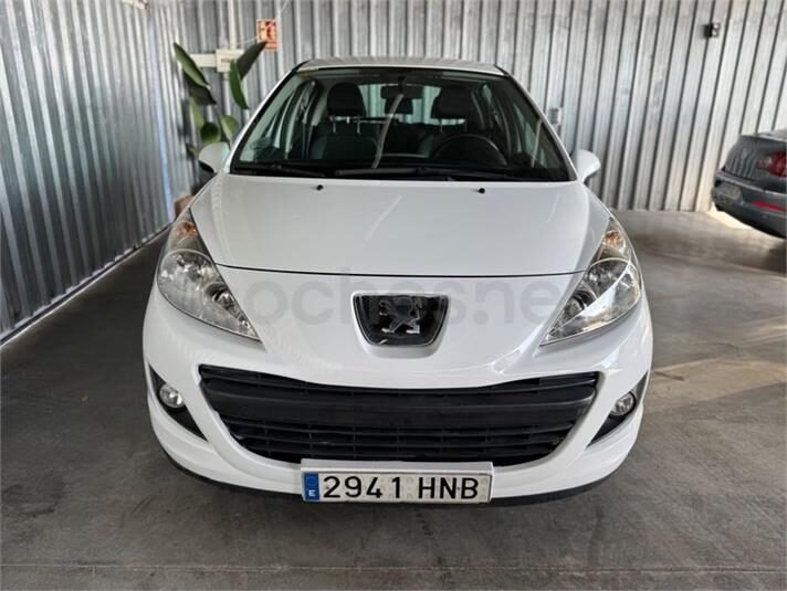 PEUGEOT 207 + 1.4i