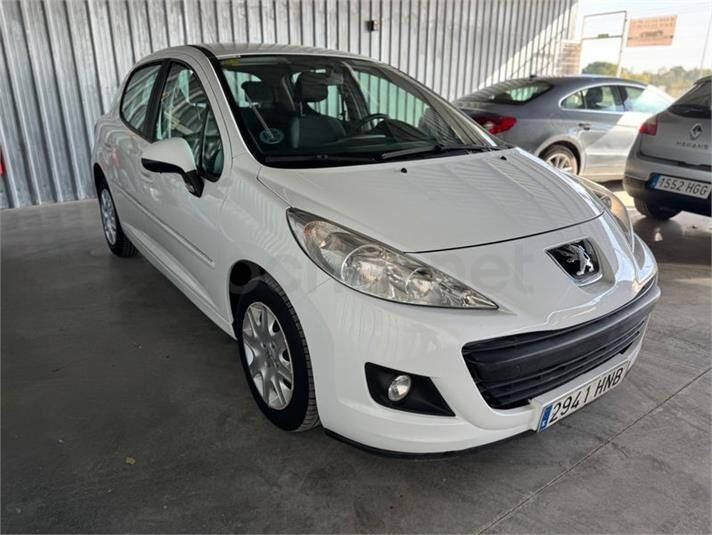 PEUGEOT 207 + 1.4i