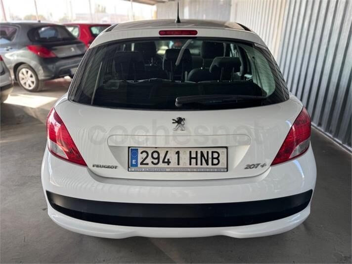 PEUGEOT 207 + 1.4i